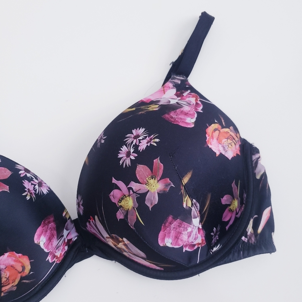 Victoria's Secret Black Floral Pushup Bra - Picture 2 of 8